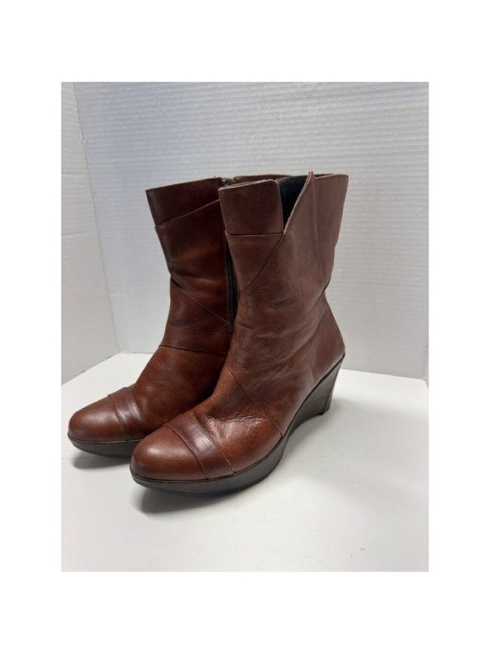 Naot Brown Leather Wedge Ankle Boots Mahogany Paneled Side Zip Size 40 9